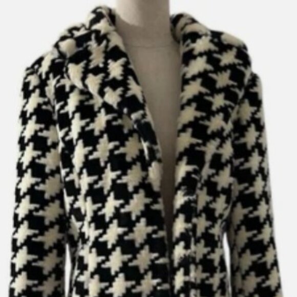 Express Black & White/Cream Houndstooth Faux Fur Coat Size: 9/10 - Picture 1 of 10